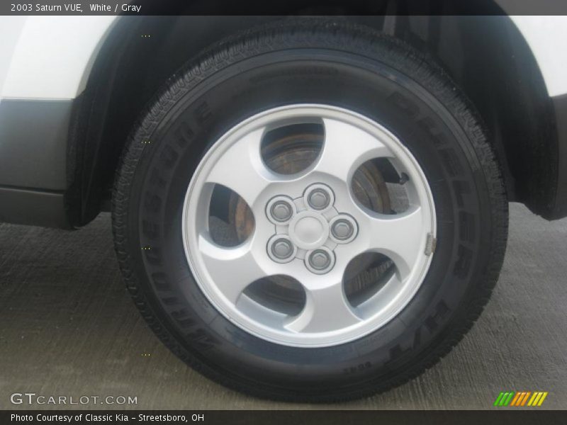 White / Gray 2003 Saturn VUE