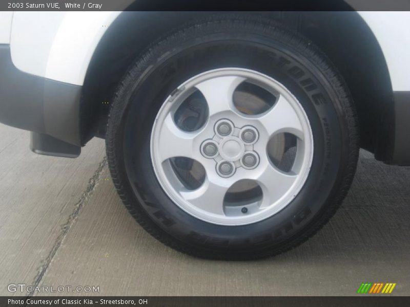 White / Gray 2003 Saturn VUE