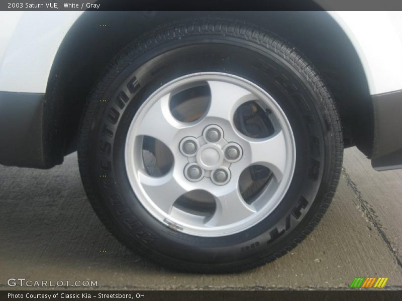 White / Gray 2003 Saturn VUE