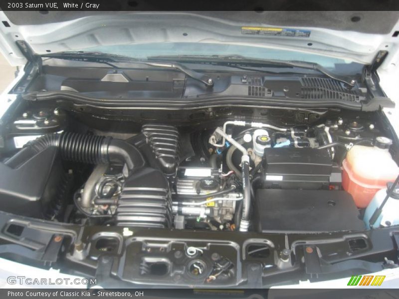 White / Gray 2003 Saturn VUE