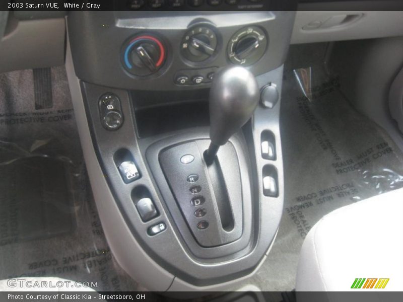 White / Gray 2003 Saturn VUE