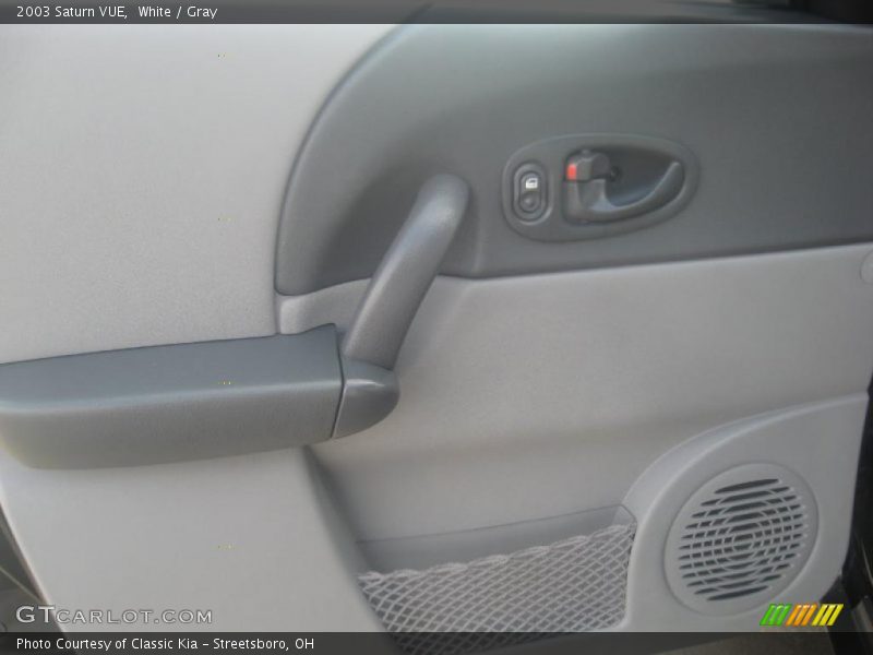 White / Gray 2003 Saturn VUE
