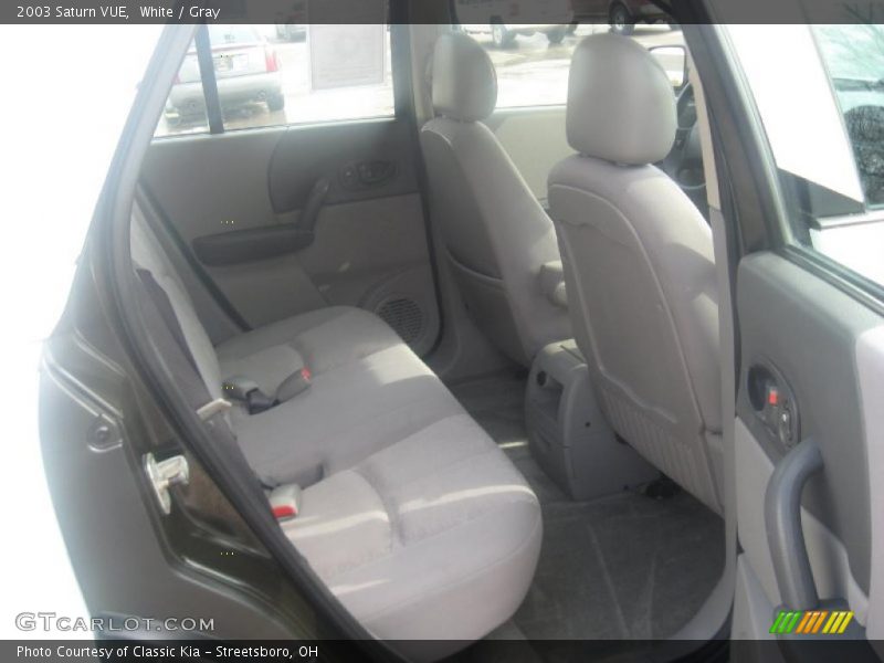 White / Gray 2003 Saturn VUE