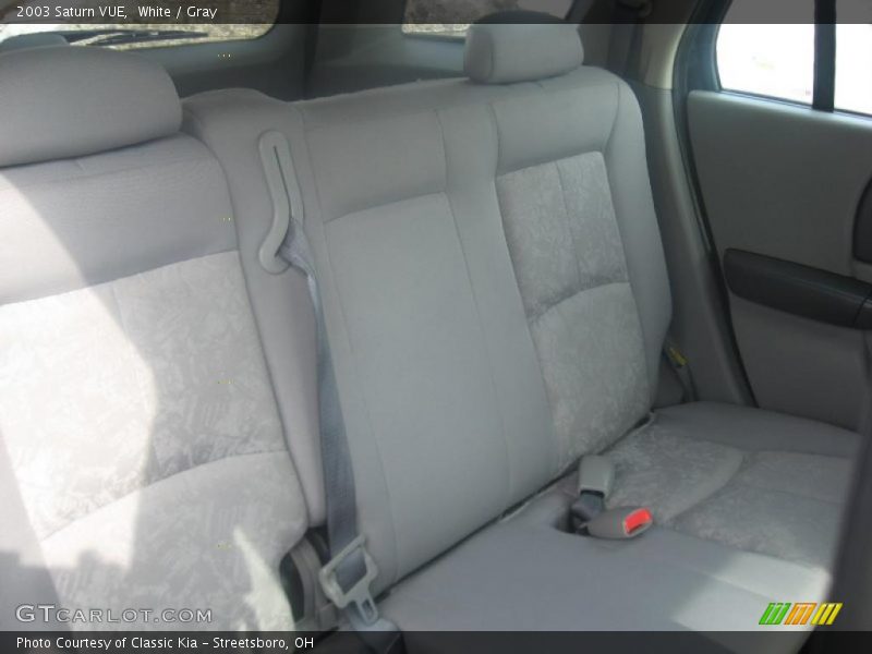 White / Gray 2003 Saturn VUE