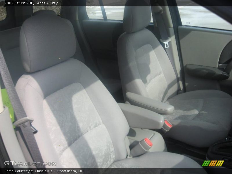 White / Gray 2003 Saturn VUE