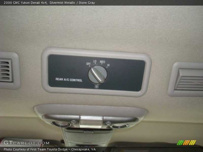 Silvermist Metallic / Stone Gray 2000 GMC Yukon Denali 4x4