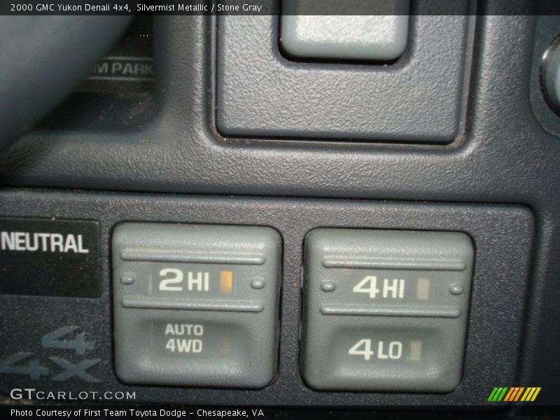 Silvermist Metallic / Stone Gray 2000 GMC Yukon Denali 4x4