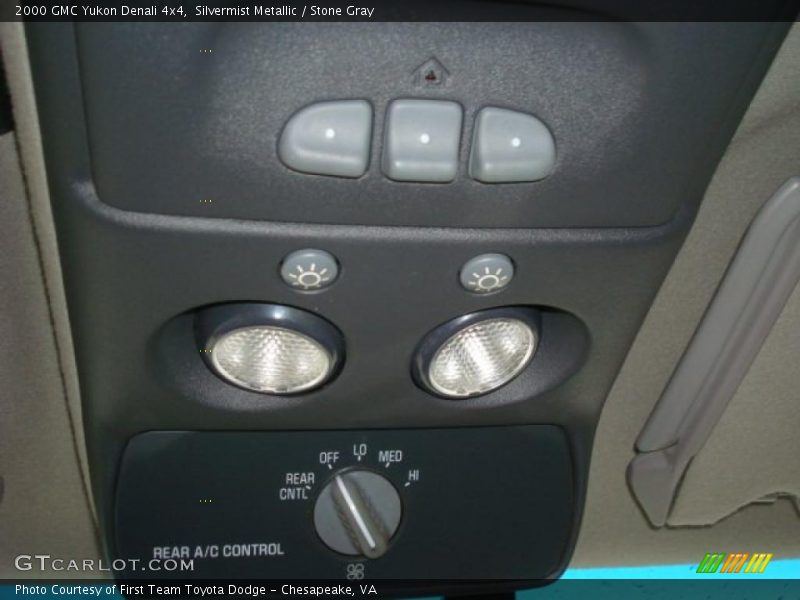 Silvermist Metallic / Stone Gray 2000 GMC Yukon Denali 4x4