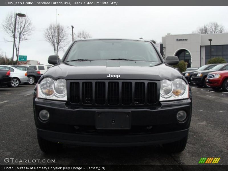Black / Medium Slate Gray 2005 Jeep Grand Cherokee Laredo 4x4