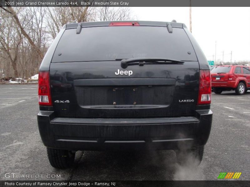 Black / Medium Slate Gray 2005 Jeep Grand Cherokee Laredo 4x4