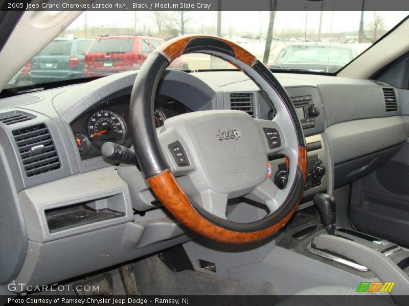 Black / Medium Slate Gray 2005 Jeep Grand Cherokee Laredo 4x4