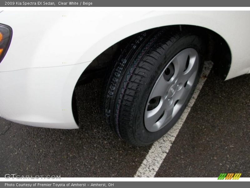 Clear White / Beige 2009 Kia Spectra EX Sedan