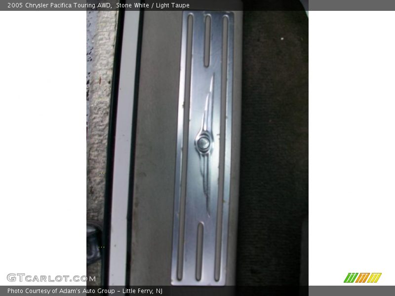 Stone White / Light Taupe 2005 Chrysler Pacifica Touring AWD