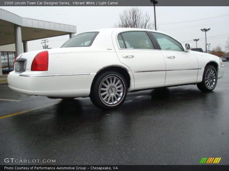 Vibrant White / Light Camel 2006 Lincoln Town Car Designer Series