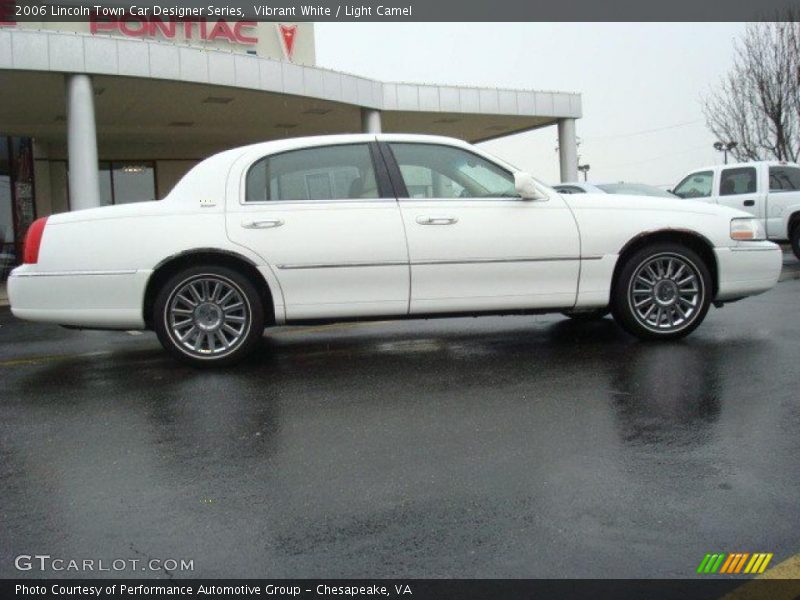 Vibrant White / Light Camel 2006 Lincoln Town Car Designer Series