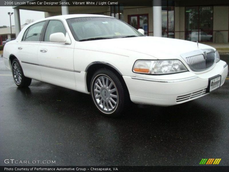 Vibrant White / Light Camel 2006 Lincoln Town Car Designer Series