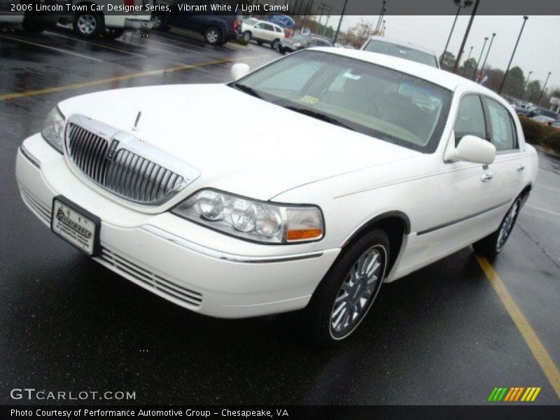 Vibrant White / Light Camel 2006 Lincoln Town Car Designer Series