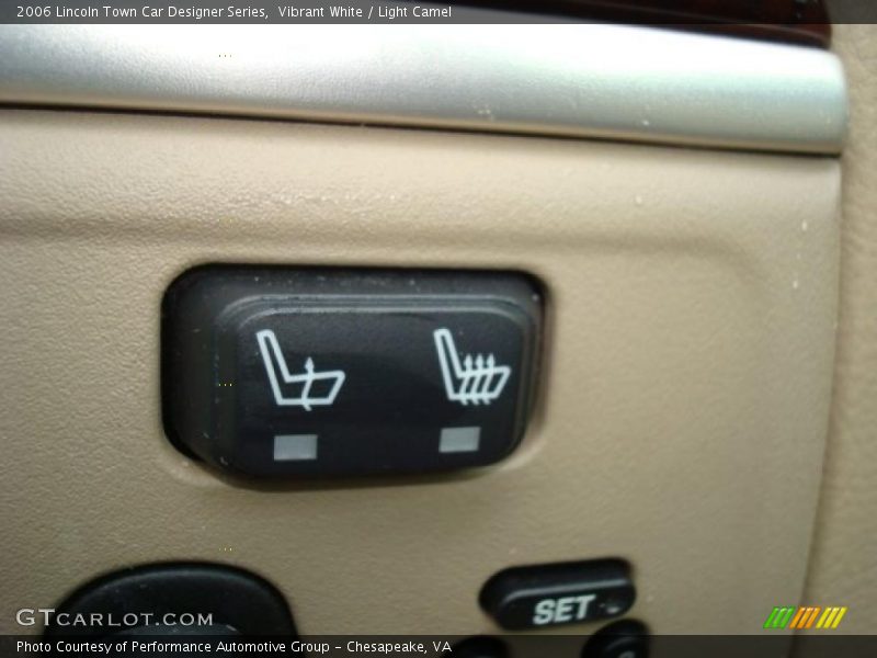 Vibrant White / Light Camel 2006 Lincoln Town Car Designer Series