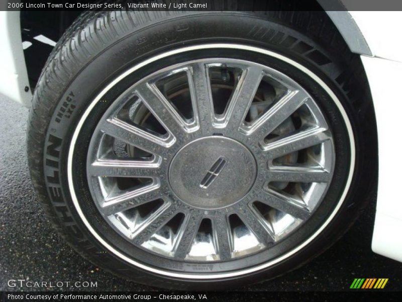 Vibrant White / Light Camel 2006 Lincoln Town Car Designer Series