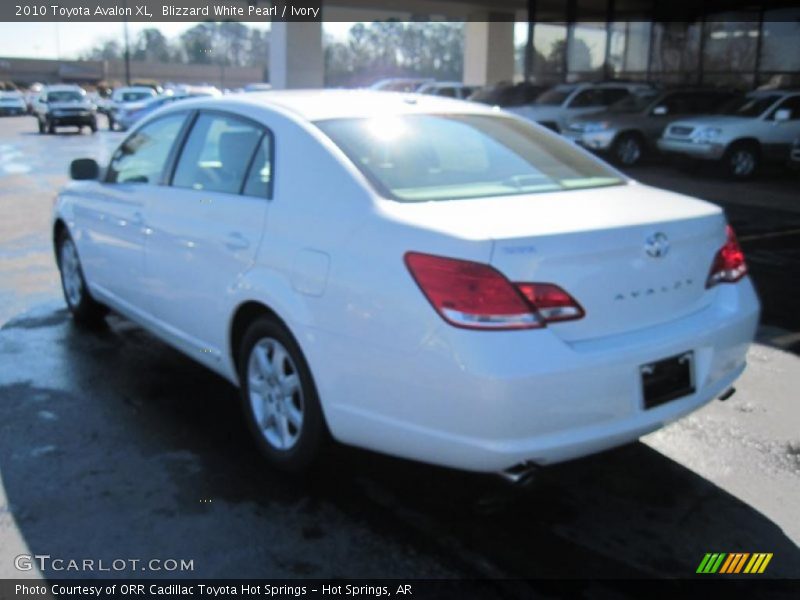 Blizzard White Pearl / Ivory 2010 Toyota Avalon XL