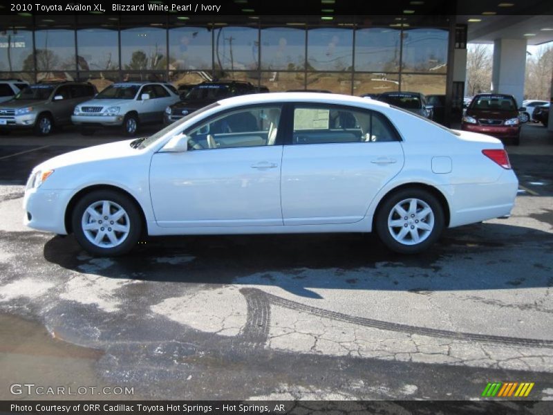 Blizzard White Pearl / Ivory 2010 Toyota Avalon XL