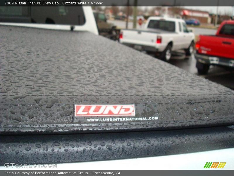 Blizzard White / Almond 2009 Nissan Titan XE Crew Cab