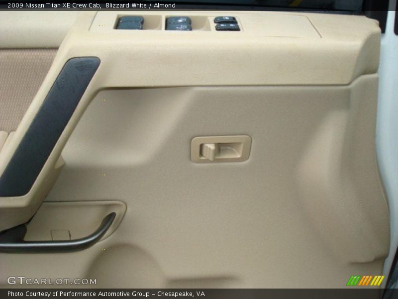 Blizzard White / Almond 2009 Nissan Titan XE Crew Cab