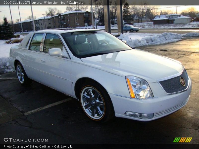 White Lightning / Cashmere 2007 Cadillac DTS Luxury