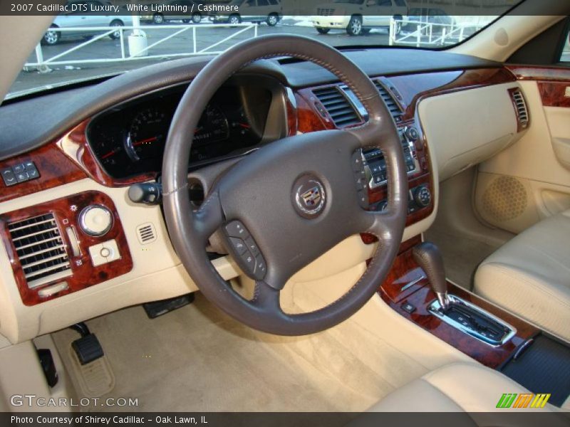 White Lightning / Cashmere 2007 Cadillac DTS Luxury