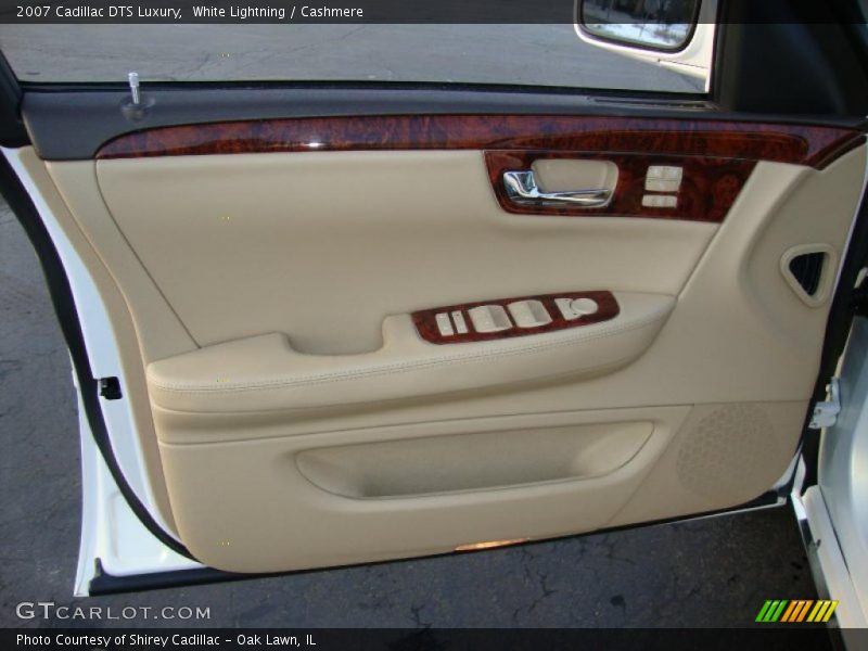 White Lightning / Cashmere 2007 Cadillac DTS Luxury
