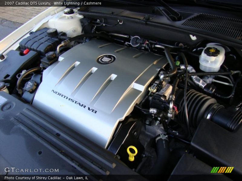 White Lightning / Cashmere 2007 Cadillac DTS Luxury