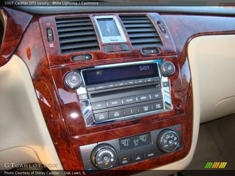 White Lightning / Cashmere 2007 Cadillac DTS Luxury