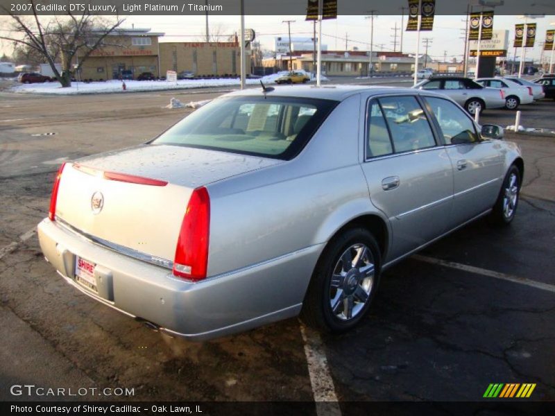 Light Platinum / Titanium 2007 Cadillac DTS Luxury