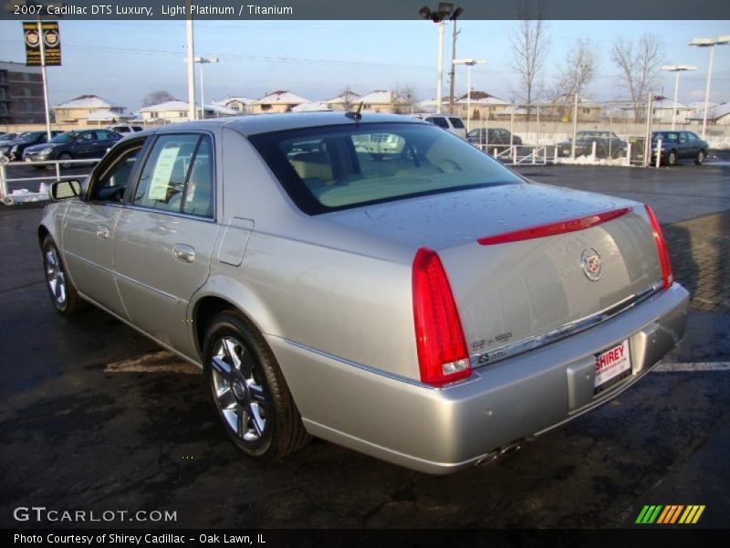 Light Platinum / Titanium 2007 Cadillac DTS Luxury