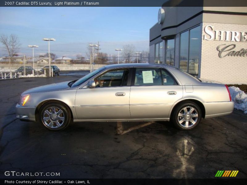 Light Platinum / Titanium 2007 Cadillac DTS Luxury