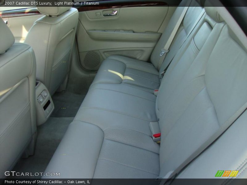 Light Platinum / Titanium 2007 Cadillac DTS Luxury