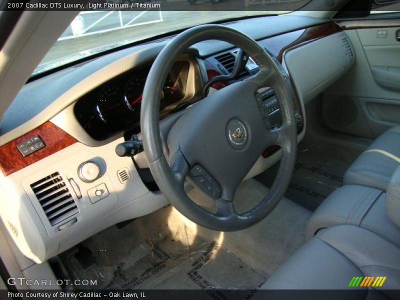 Light Platinum / Titanium 2007 Cadillac DTS Luxury