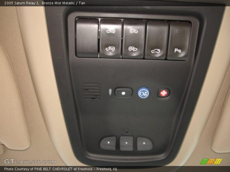 Bronze Mist Metallic / Tan 2005 Saturn Relay 3