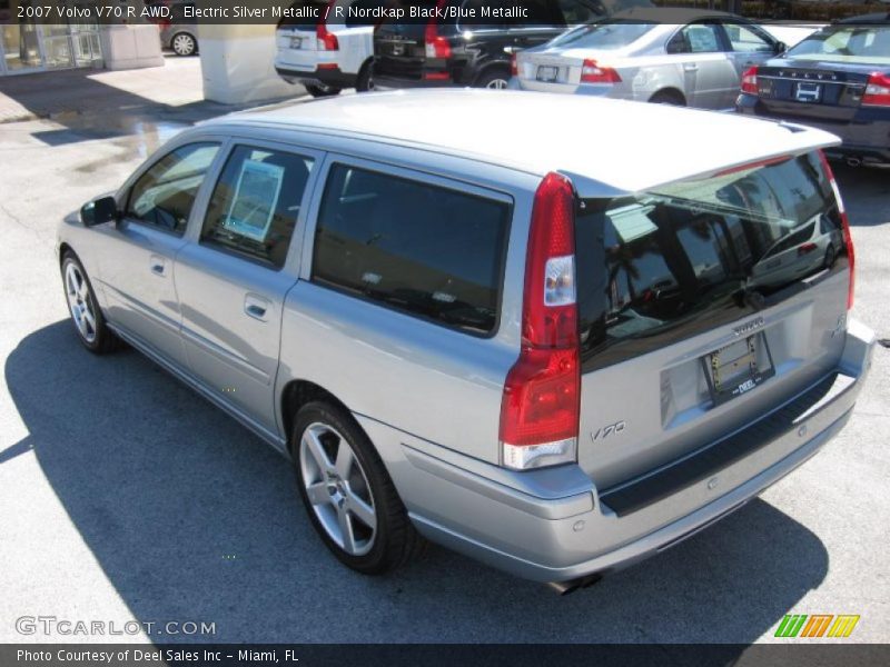 Electric Silver Metallic / R Nordkap Black/Blue Metallic 2007 Volvo V70 R AWD