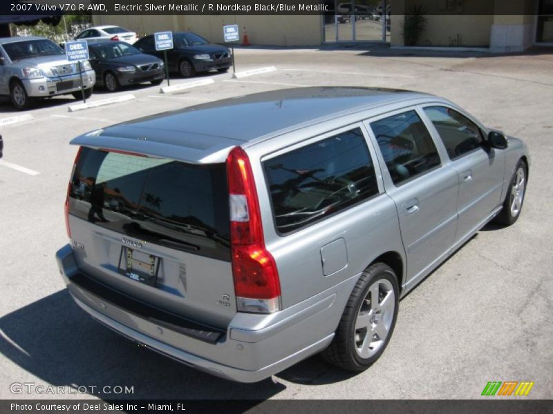 Electric Silver Metallic / R Nordkap Black/Blue Metallic 2007 Volvo V70 R AWD