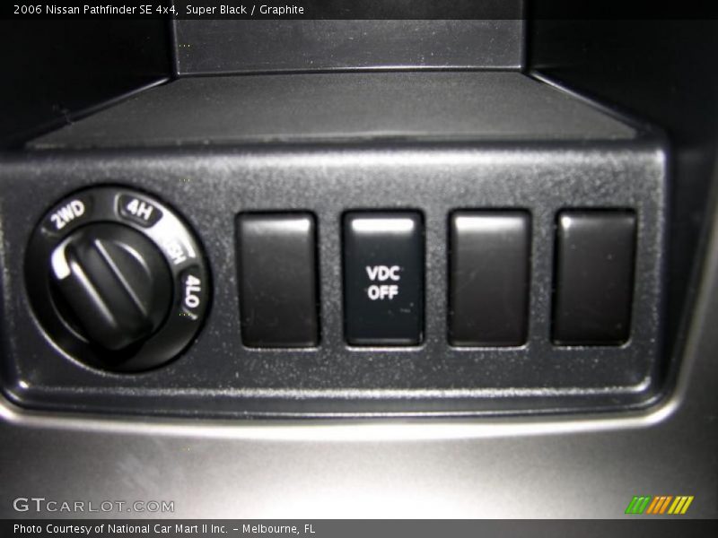 Super Black / Graphite 2006 Nissan Pathfinder SE 4x4