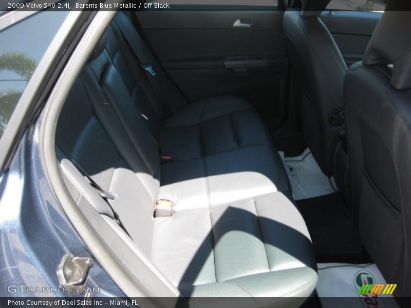 Barents Blue Metallic / Off Black 2009 Volvo S40 2.4i