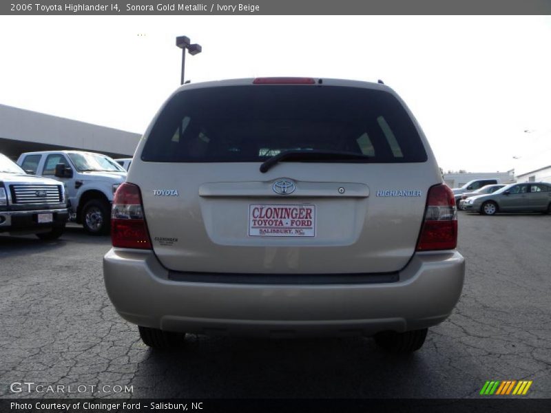 Sonora Gold Metallic / Ivory Beige 2006 Toyota Highlander I4