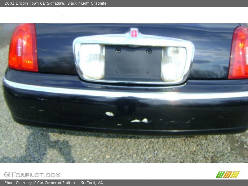 Black / Light Graphite 2002 Lincoln Town Car Signature