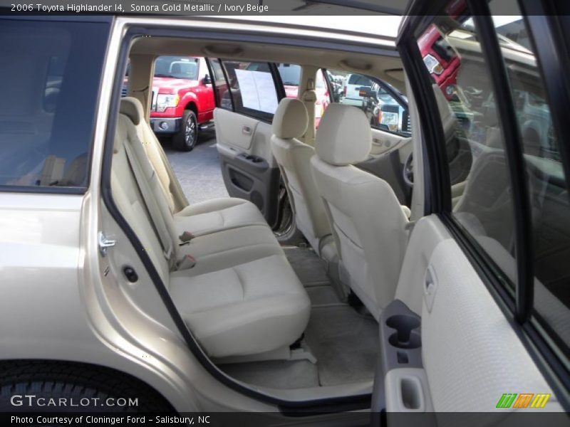 Sonora Gold Metallic / Ivory Beige 2006 Toyota Highlander I4