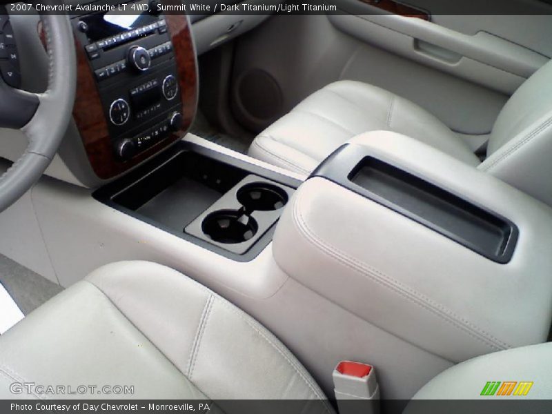 Summit White / Dark Titanium/Light Titanium 2007 Chevrolet Avalanche LT 4WD