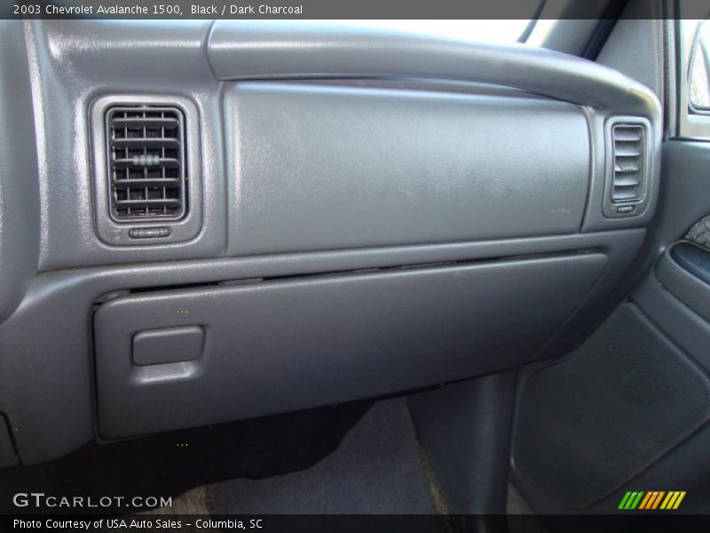 Black / Dark Charcoal 2003 Chevrolet Avalanche 1500