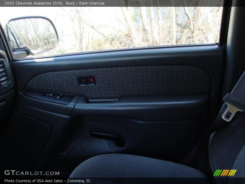 Black / Dark Charcoal 2003 Chevrolet Avalanche 1500