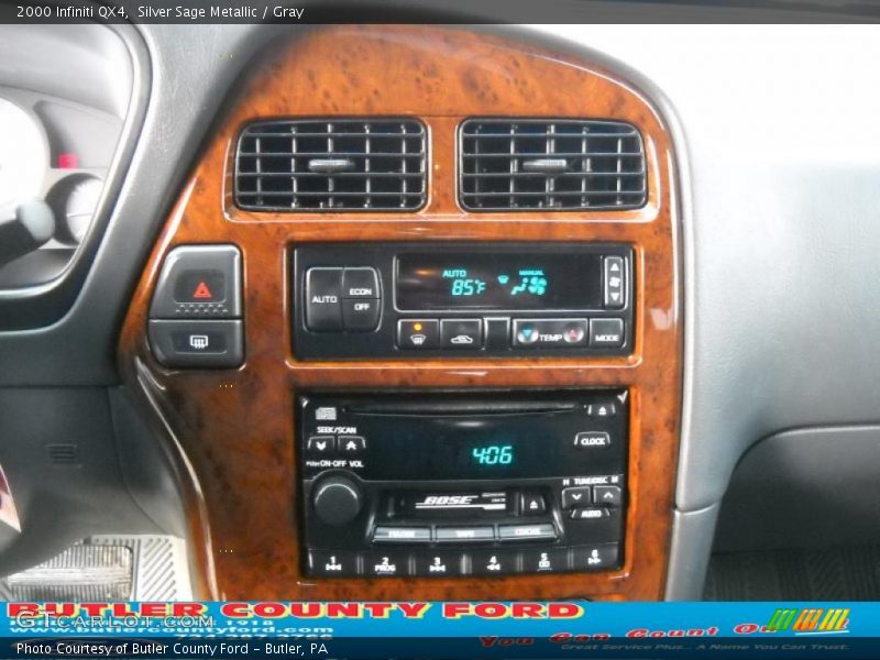 Silver Sage Metallic / Gray 2000 Infiniti QX4