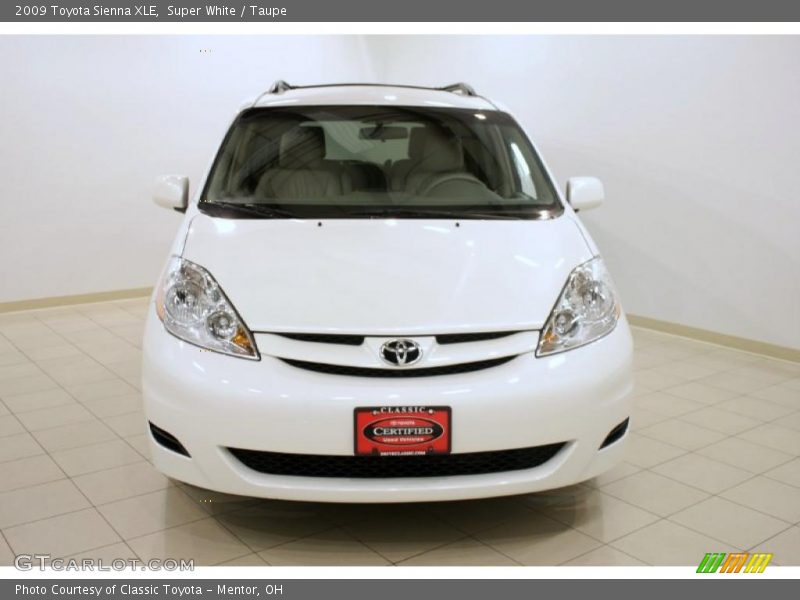 Super White / Taupe 2009 Toyota Sienna XLE
